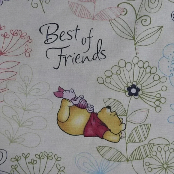 Disney Scrub  Top Winnie the Pooh Bear Piglet Medical Cream Size XL - Picture 10 of 14